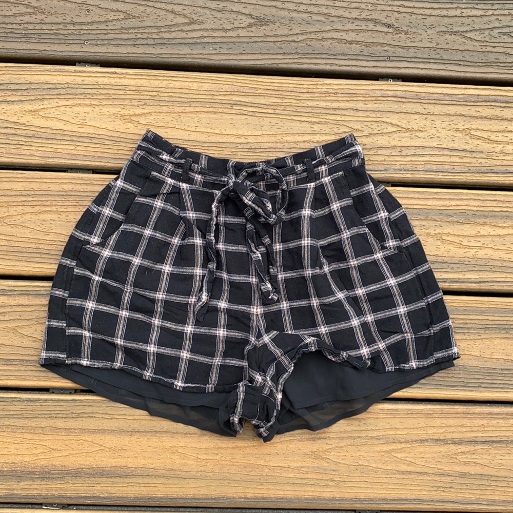 american eagle plaid shorts